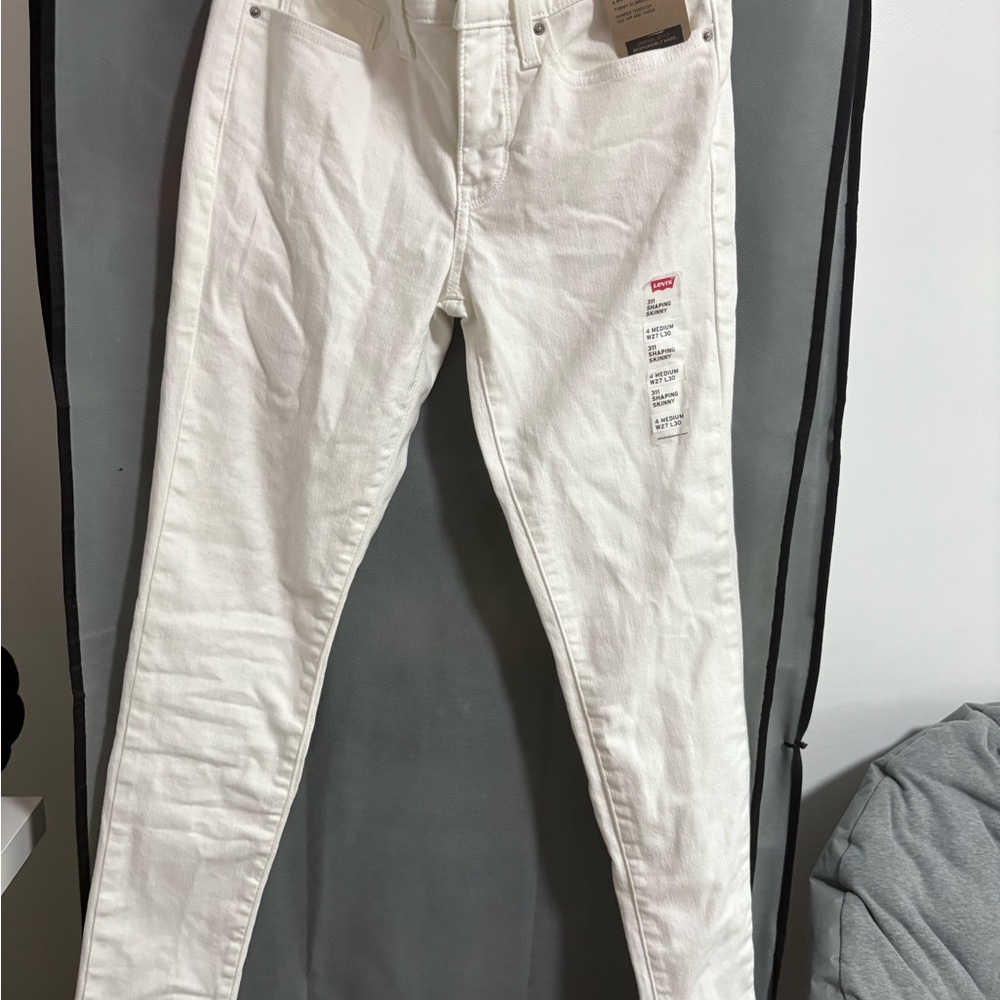 Levi's White Skinny Jeans Versatile Style